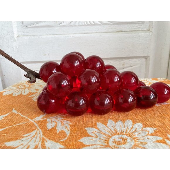 Vintage MCM Large Red Lucite Grapes Sculpture - Picture 2 of 12